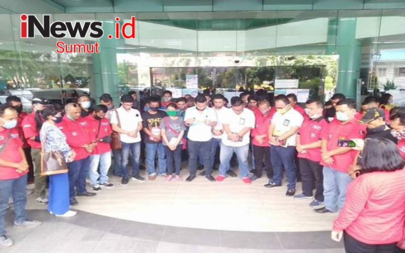 Tak Terima Pasien Tumor Divonis Covid-19, Puluhan Orang Datangi RS Murni Teguh Medan