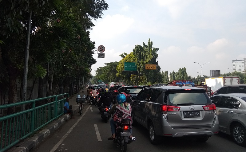 Ganjil Genap Belum Berlaku, Jalan TB Simatupang Pondok Indah Macet