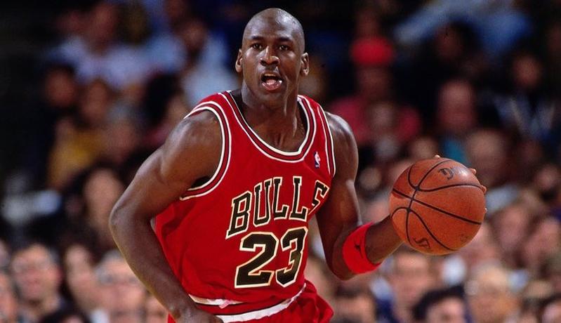 5 Pemain Basket yang Membuat NBA Mengubah Aturan Permainan, Ada Michael Jordan
