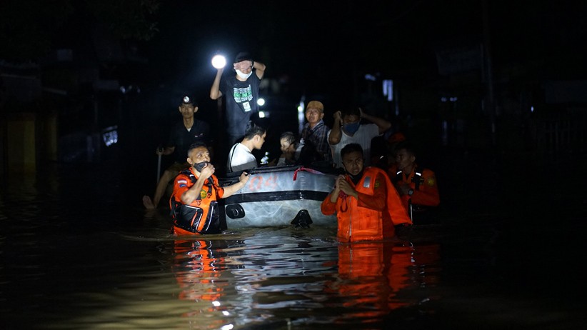 Banjir di Bantaeng, Warga Dievakuasi ke Rumah Dinas Bupati