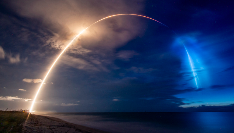 SpaceX Kirim 58 Satelit Internet Starlink ke Luar Angkasa