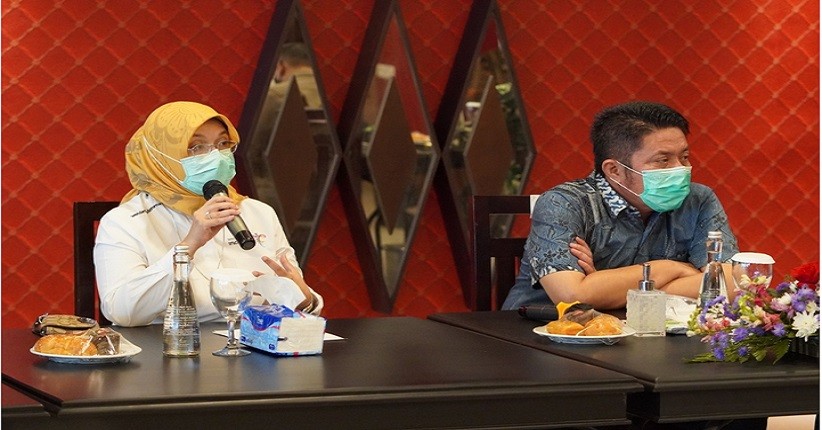 Pekerja Parekraf Terdampak Covid-19 di Palembang Dapat Bantuan Paket Lauk Siap Saji
