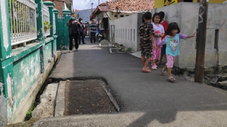 Pemkot Jaktim Siap Pindahkan Makam di Lintasan Jalan Umum, Sudah Ada sejak 1940