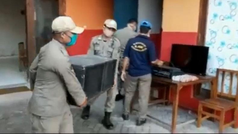 Tempat Karaoke Ilegal di Tuban Ini Nekat Buka meski Sudah Disegel