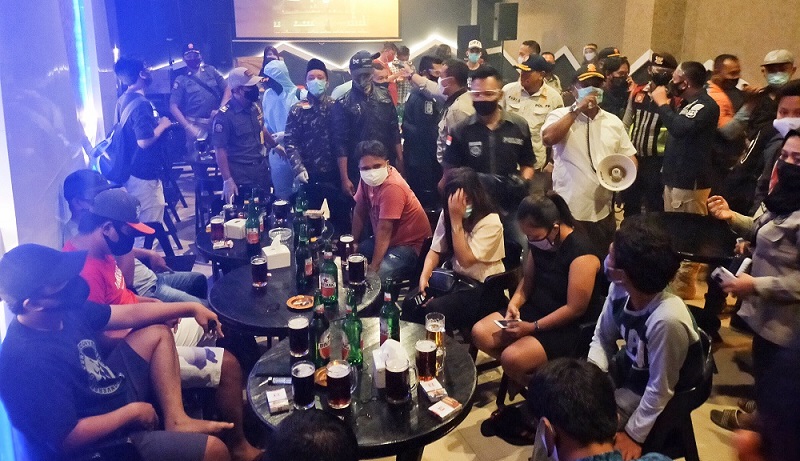 Abaikan Protokol Covid-19, Tempat Karaoke di Surabaya Ditutup Paksa