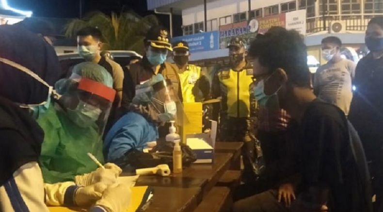 Siap-Siap, Warga Singkawang Tak Pakai Masker Langsung Dites Swab