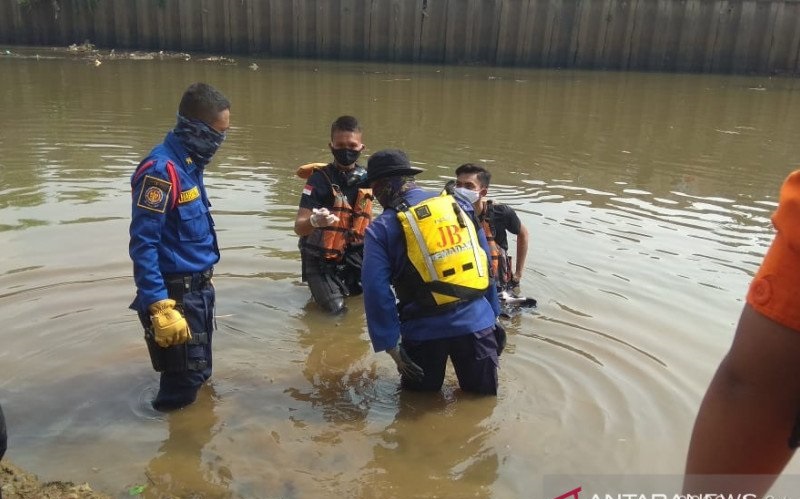 Hujan Deras Sebabkan Pintu Air Pesanggrahan Siaga Tiga, Warga Diminta Waspada