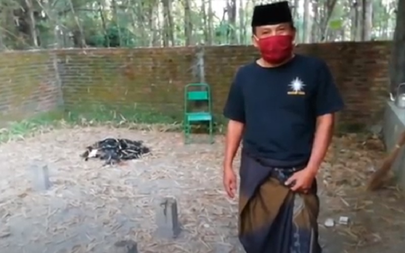 Perangkat Desa di Sragen Rela Isolasi Mandiri di Kuburan usai Rapid Test Reaktif