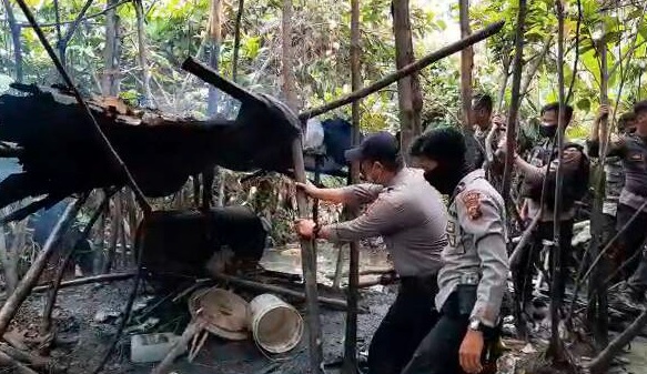 Diduga Bocor, Penggerebekan Pembuatan Miras Sopi di Hutan Timika Kosong