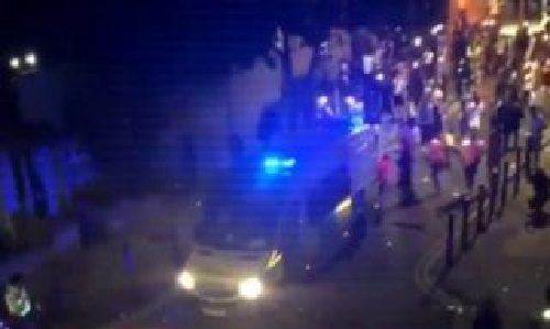 Berusaha Bubarkan Pesta Musik Ilegal di London, 15 Polisi Terluka Diserang Penonton