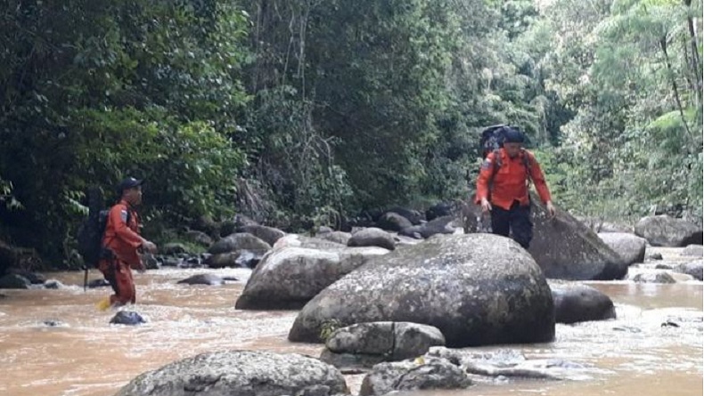 Basarnas Manado Sisir Hutan Adow Cari Penambang asal Bolsel yang Hilang