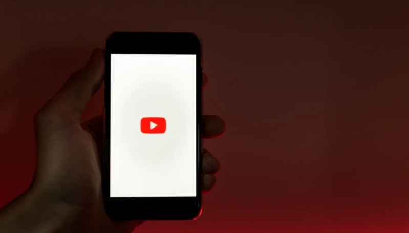 iOS 14 Mungkinkan YouTube Jalankan Picture in Picture Mode