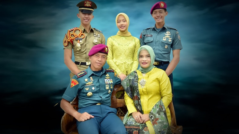 Kakak Adik Ini Kompak Jadi Lulusan Akademi Angkatan Laut Terbaik