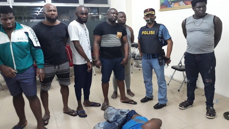 Kronologi Pengeroyokan Polisi di Apartemen Green Park View, 9 Warga Nigeria Ditangkap