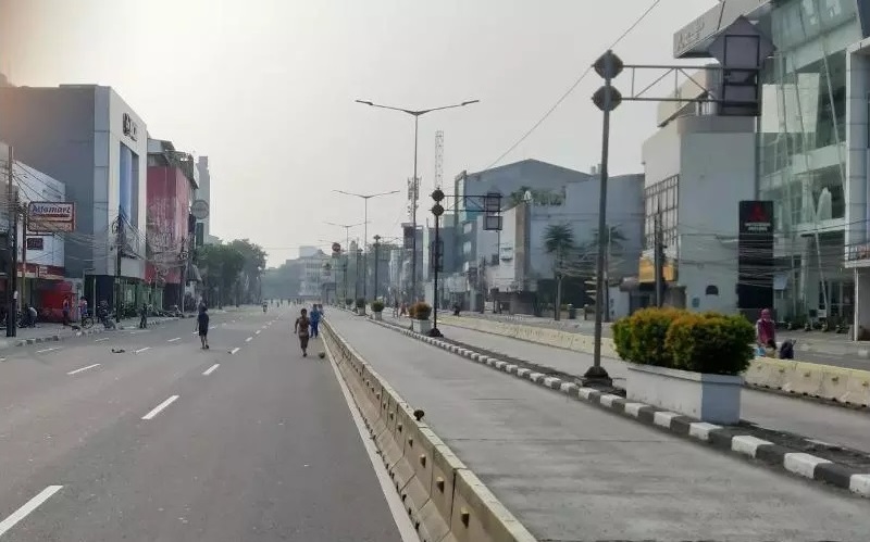 CFD di Jalan Gajah Mada Lengang, Dimanfaatkan Anak-Anak Bermain Bola