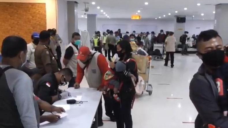 Gara-Gara 1 Pasien Covid-19 Lolos Naik Garuda, Seluruh Penumpang Dicari untuk Dites