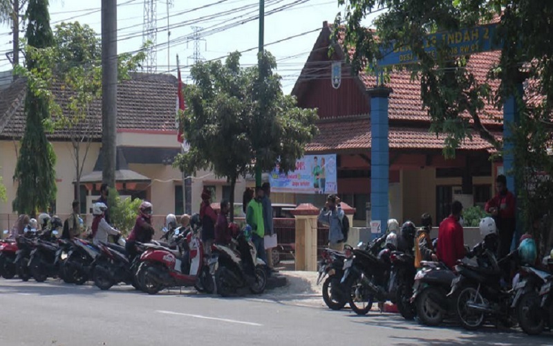 3 Nomor WhatsApp Dindukcapil Rembang Error Gegara Pemohon Membludak