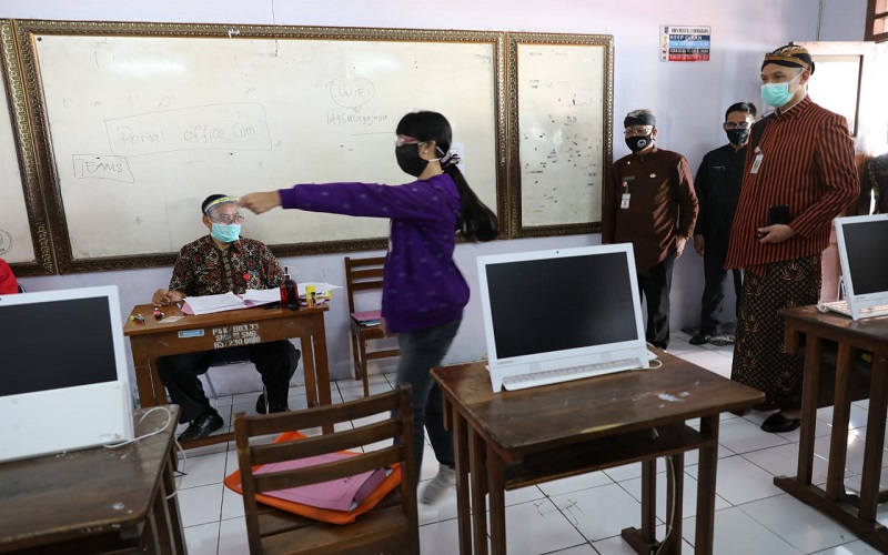 Sidak Verifikasi PPDB, Ganjar: Mohon Maaf, Kalau Ada Pelanggaran Kami Coret