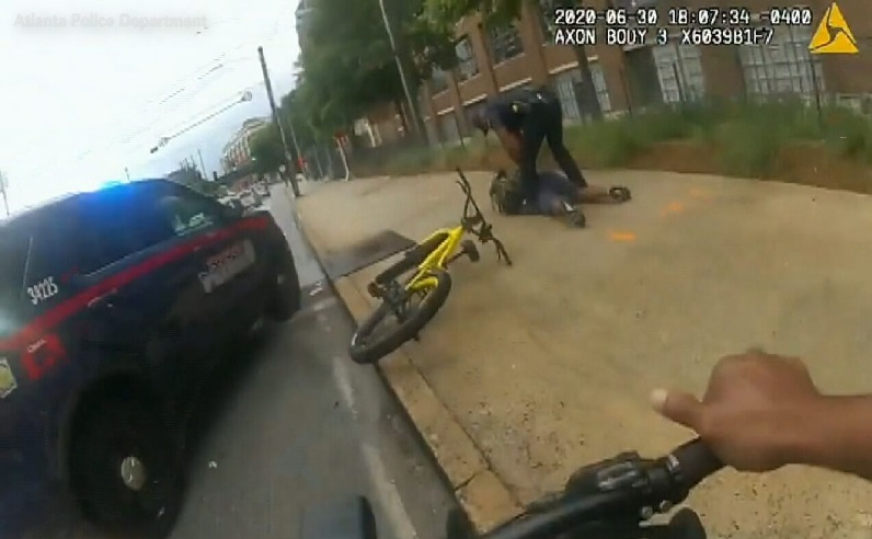 Unik, Kejar-kejaran Polisi dengan Pelaku Penembakan Pakai Sepeda di Jalanan Atlanta