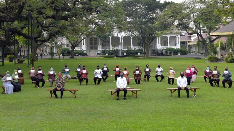 Jokowi Berikan Bantuan kepada UMKM: Tetap Semangat