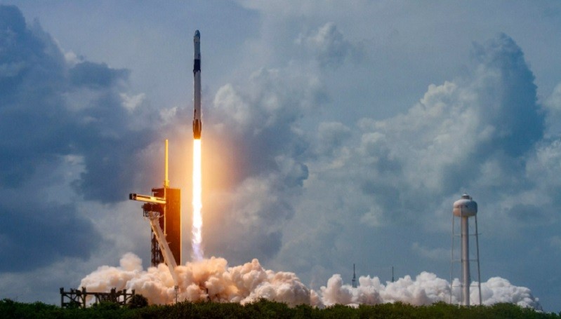 SpaceX Tunda Peluncuran Satelit Militer Pertama Korea Selatan 