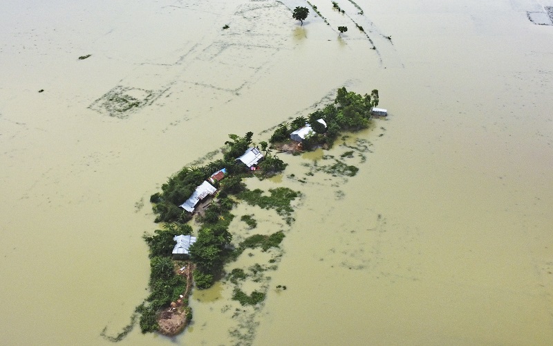 Hujan Deras Akibat Cuaca Ekstrem Sebabkan Banjir di Sepertiga Wilayah Bangladesh