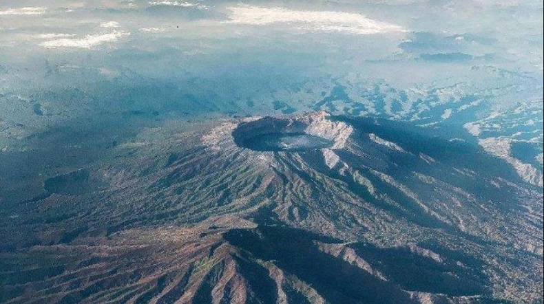 Aktivitas Vulkanik Naik, Status Gunung Raung di Jatim Berubah ke Level Waspada