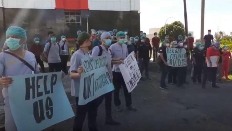 Dokter Residen Faked Unsrat Manado Demo Tuntut Pengurangan Uang Kuliah