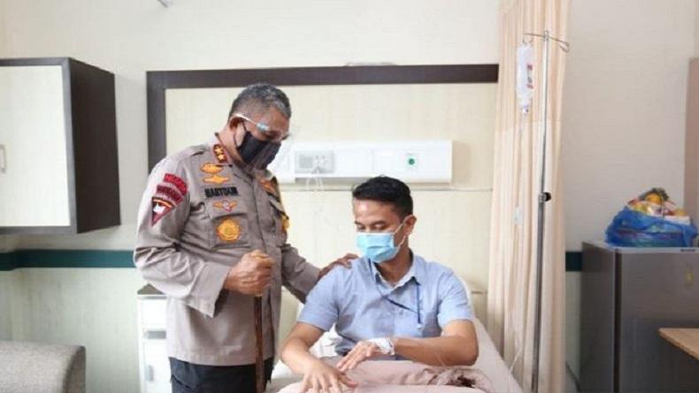 Jenguk 2 Polisi Korban Pengeroyokan, Kapolda Ingatkan soal Kemampuan Bela Diri