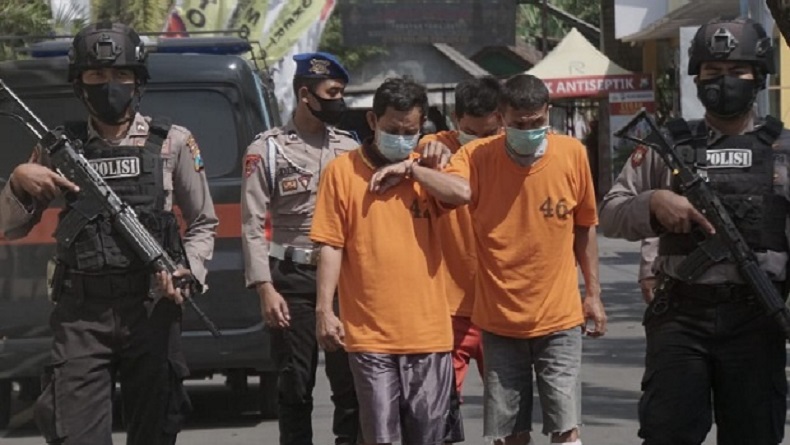 2 Pelaku Begal Bermodus Pecah Kaca Mobil di Mojokerto Ditembak Polisi
