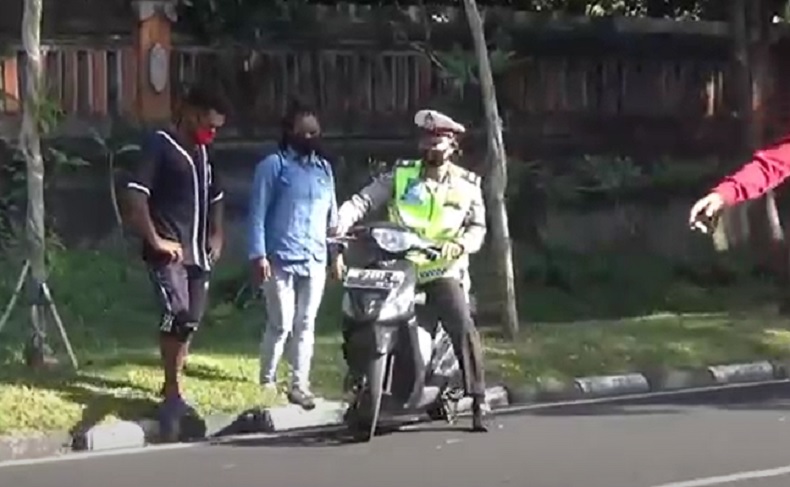Hindari Razia, Puluhan Pemotor Balik Arah Terjaring Operasi Patuh Lempuyang di Bali