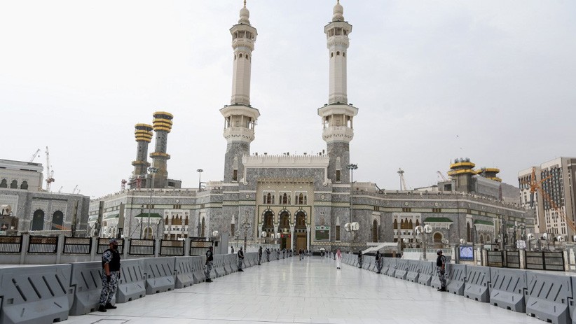 Pria Bawa Senjata Ditangkap di Masjidil Haram