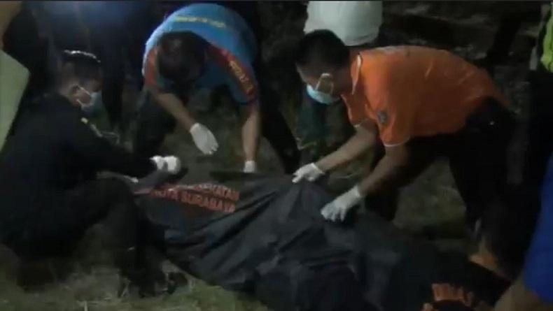 Lengah Menyeberang Rel, Laki-Laki Nganjuk Tewas Tersambar Kereta Api di Surabaya
