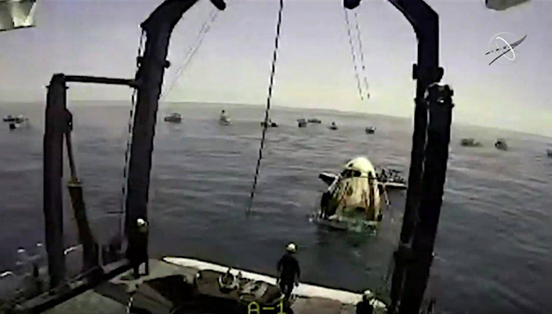 Astronot NASA di Crew Dragon SpaceX Mendarat di Bumi dengan Selamat