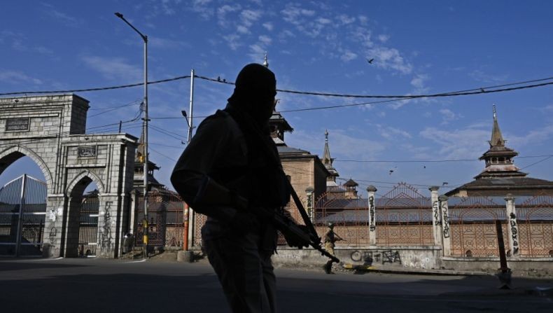 Tentara India Diduga Taruh Senjata ke 3 Mayat Buruh Kashmir agar Tampak Seperti Teroris