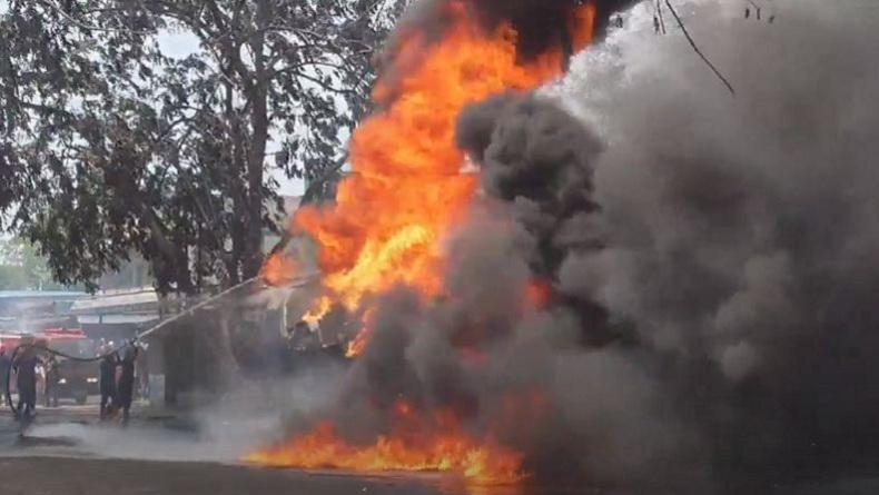 Truk Tangki Pertamina Meledak dan Terbakar di Medan, 1 Orang Terluka
