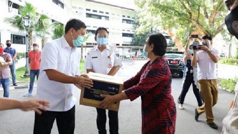 Pelaku Pariwisata dan Ekonomi Kreatif di Sulut Dapat Bantuan 2.500 Paket Balasa