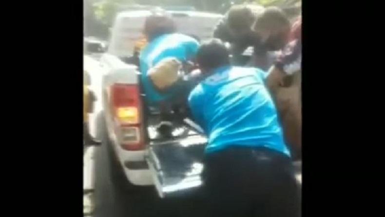 Ibu Tewas Ditabrak Truk di Pasuruan, Anak Selamat setelah Terlempar ke Kiri Jalan