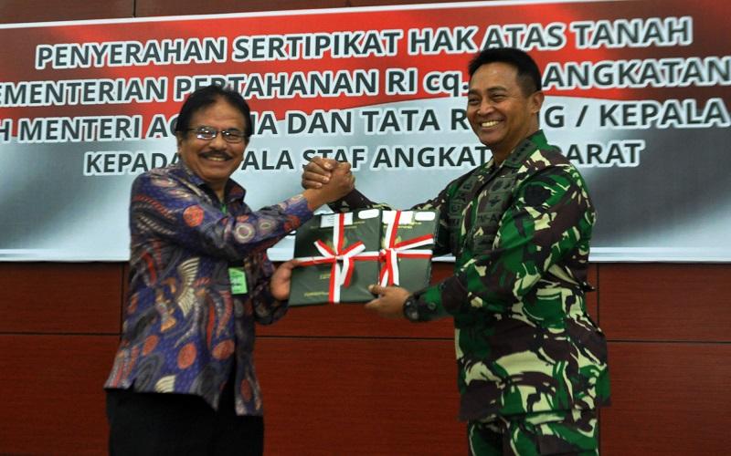 KSAD Andika Perkasa Terima Sertifikat Hak Pakai Atas Tanah di Urut Sewu Kebumen