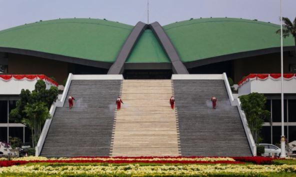 DPR Segera Lantik 5 Anggota DPR Pengganti Antarwaktu, Ini Daftarnya