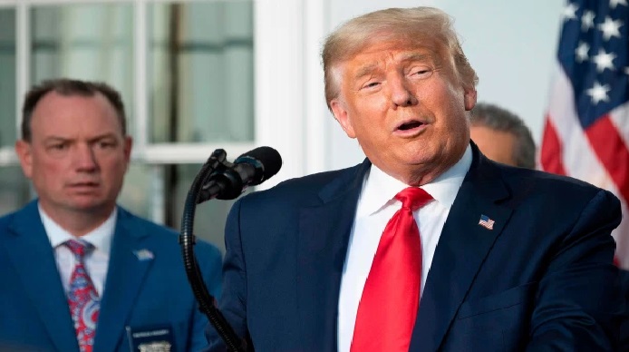 Positif Covid-19, Donald Trump Karantina Bersama Melania