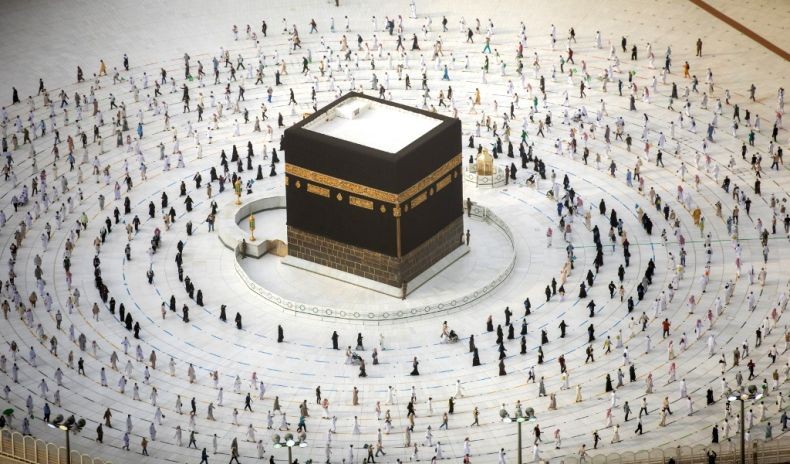 Rahasia Hajar Aswad, Batu Surga yang Berubah Hitam karena Dosa Manusia