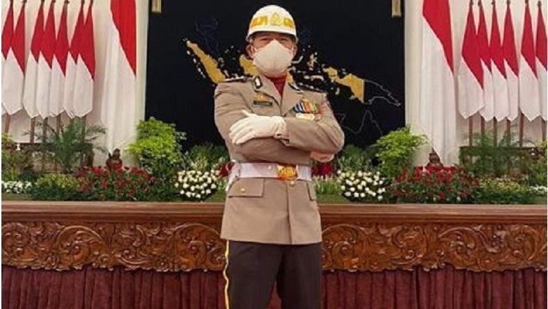Profil Kombes Pol Christ Pusung, Komandan Upacara Penurunan Bendera Merah Putih