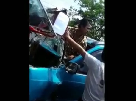 Diduga Sopir Ngantuk, Truk Tabrak Kijang di Pantura Pasuruan, 1 Orang Tewas