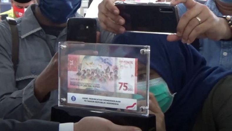 BI Sulut Mulai Layani Penukaran Uang Baru Rp75.000, 1 KTP per Lembar