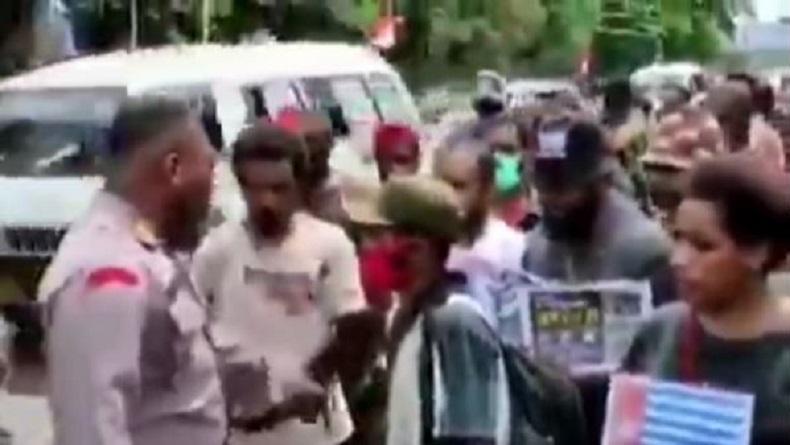 Aksi Kapolsek Abepura Bubarkan Unjuk Rasa Kelompok OPM Viral di Medsos