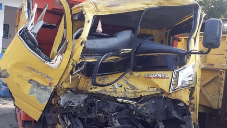 Truk Tabrak Truk Fuso Parkir di Pinggir Jalan Sergai, Sopir Tewas karena Luka Parah