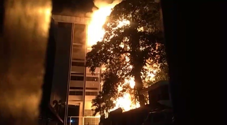 Kebakaran di Gedung Kejaksaan Agung, Mobil Damkar Ditambah Jadi 22 Unit