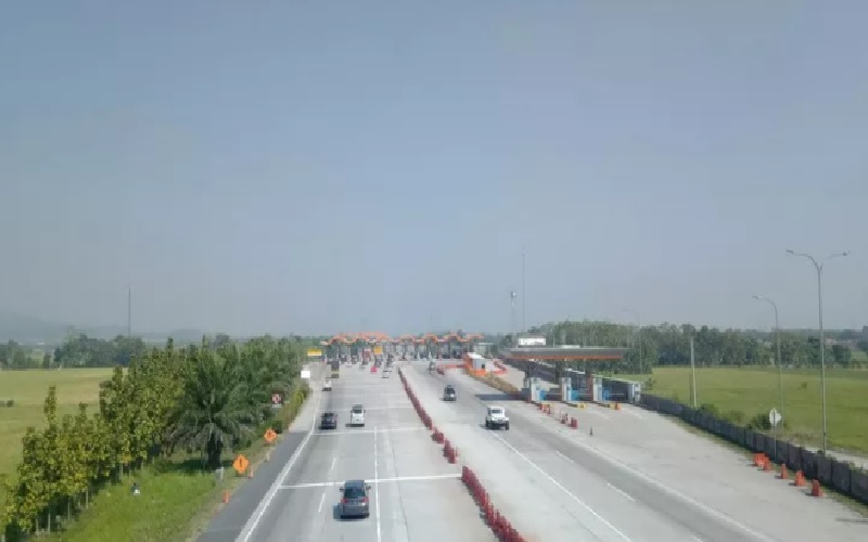 Puncak Arus Balik Long Weekend Diprediksi Hari Ini, Kendaraan Mulai Padati Tol Cipali