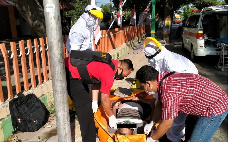 Duduk Santai di Trotoar Rembang, Pria asal Batu Malang Ini Ternyata Sudah Tewas